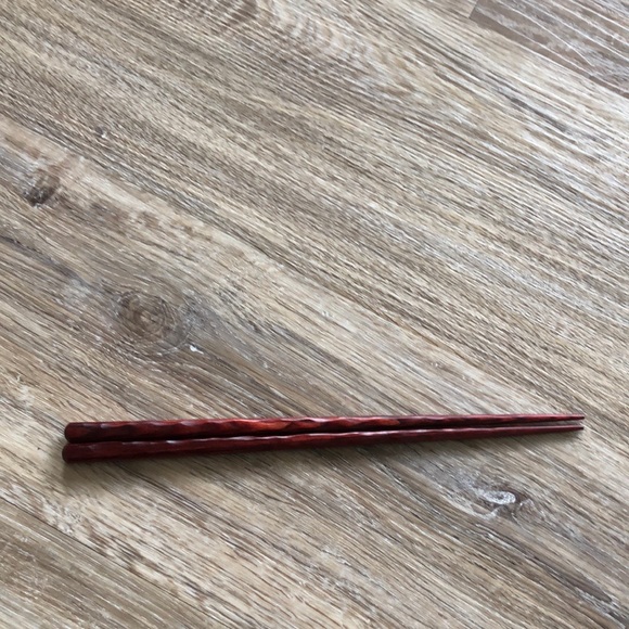 Red wood chopsticks - Picture 3 of 7